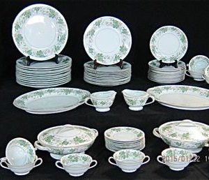 noritake-dining-service-daphne