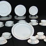 ROYAL DOULTON dining service