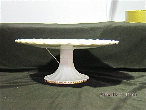 STAFFORDSHIRE PORCELAIN CAKE STAND