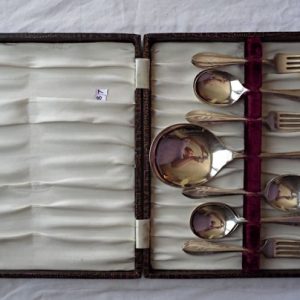 Rogers serving/teatime cutlery